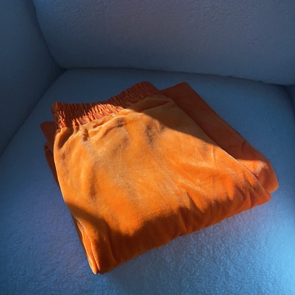 🌈✨3xHP✨🌈 𝗡𝗪𝗧 𝗘𝘀𝗰𝗮𝗱𝗮 𝗦𝗽𝗼𝗿𝘁 •  Velour Pants - Picture 14 of 16